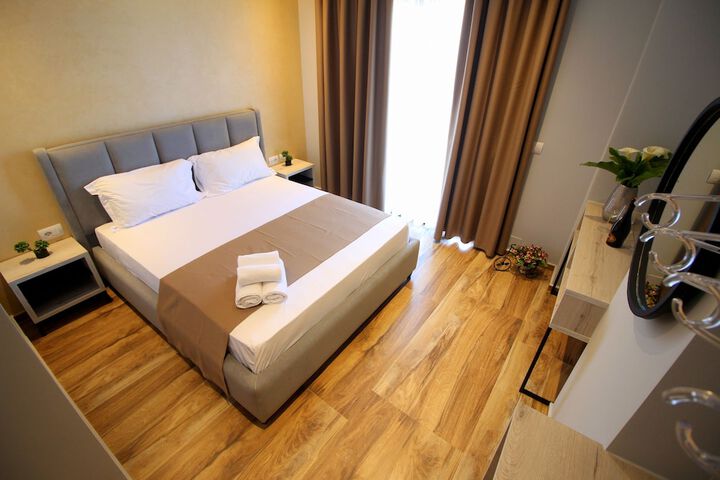 Room 4 of 52