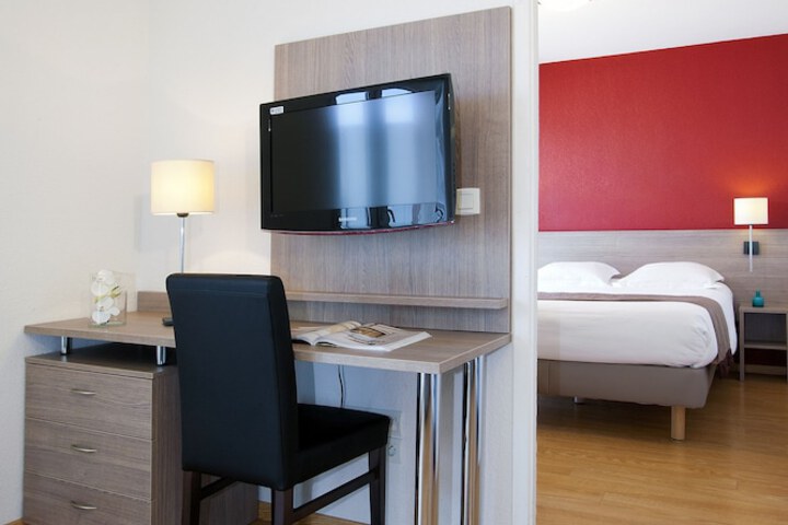 Room 8 of 25