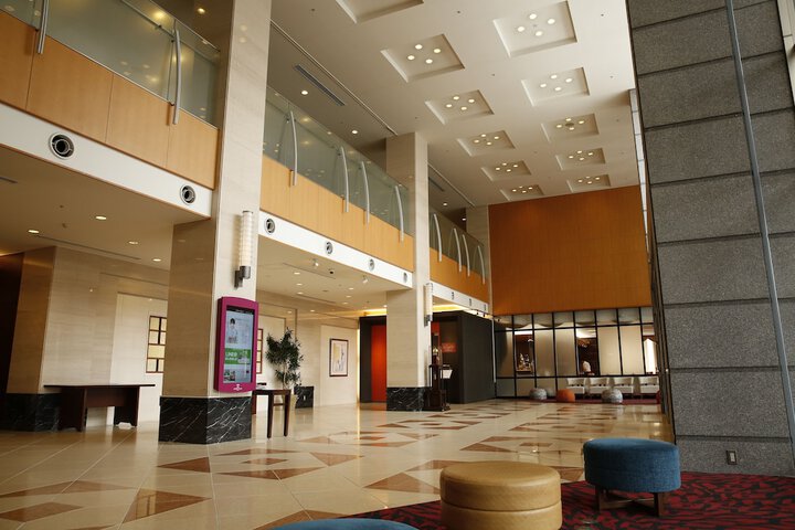 Entrance & Lobby