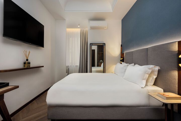 Room 9 of 20