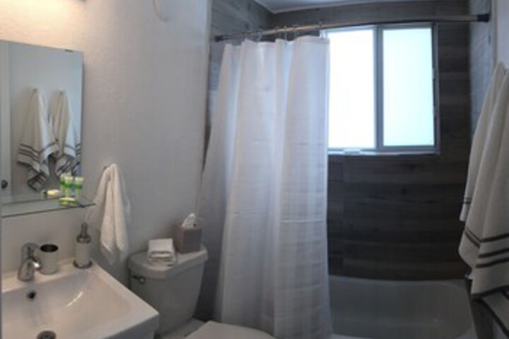 Room 3 of 37