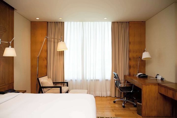 Room 28 of 100