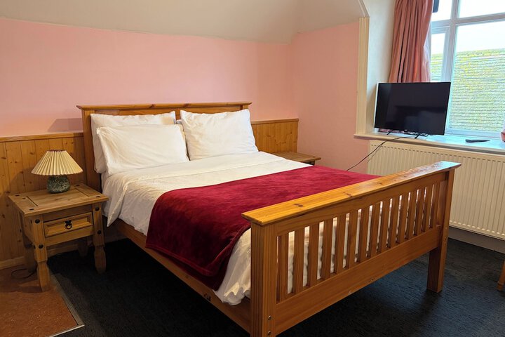 Room 5 of 73
