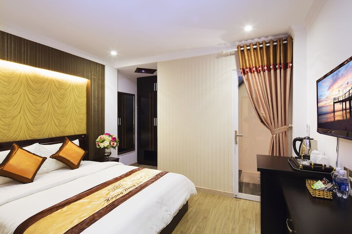 Room 10 of 32
