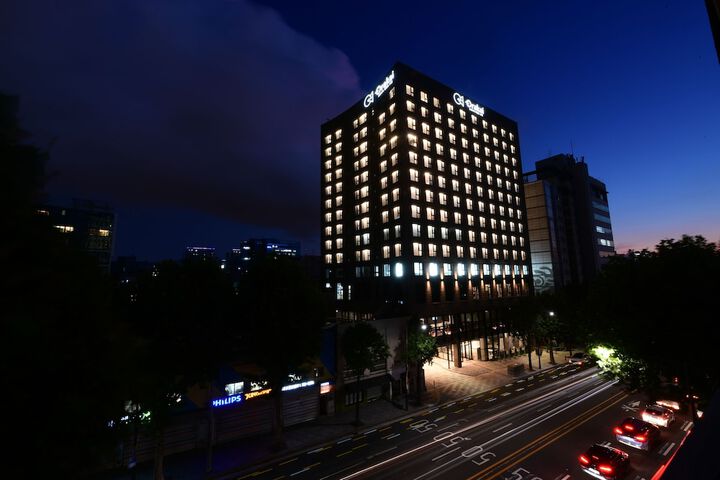 Hotel 44 of 45