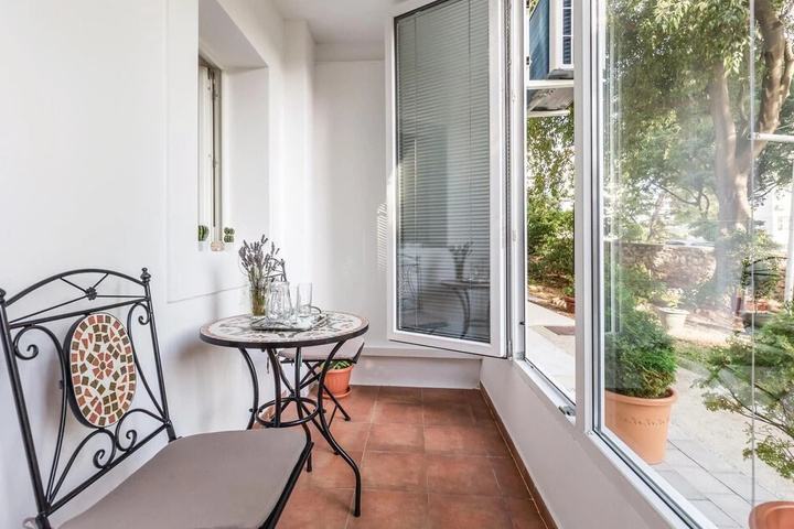 Terrace/Patio 4 of 9