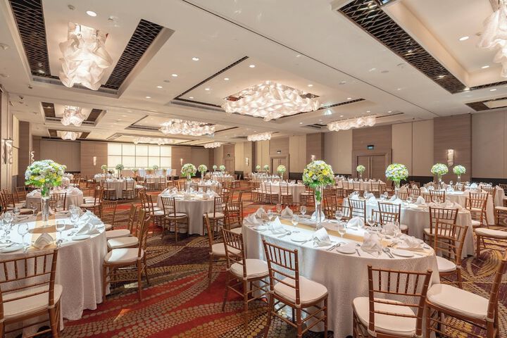 Ballroom/Hall 98 of 130