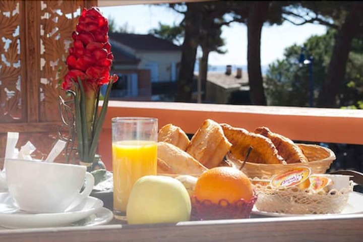 Breakfast/Coffee Service 43 of 62