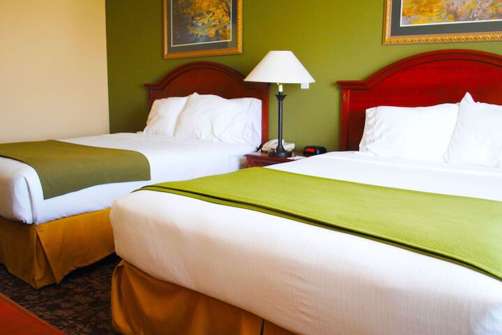 1 King Bed Accessible (6 of 17)