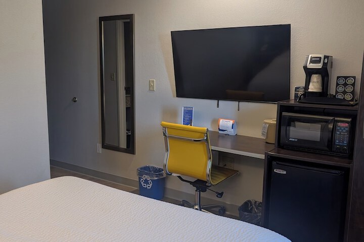 Room 7 of 26