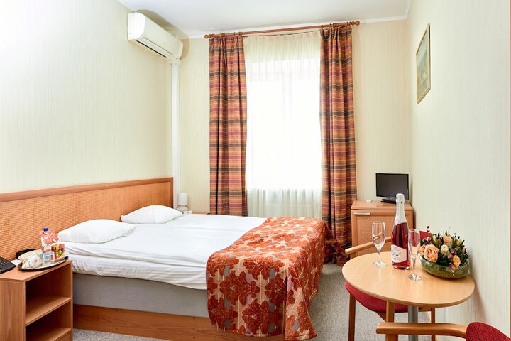 Room 25 of 113