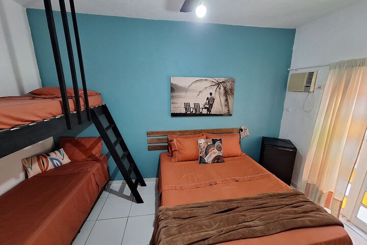 Room 4 of 12