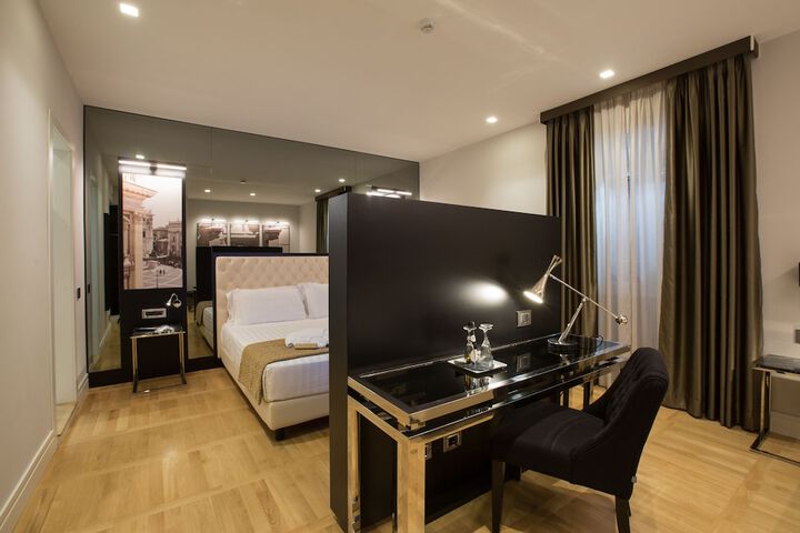 Room 32 of 169