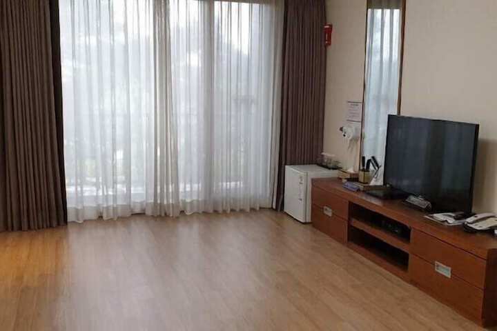 Room 13 of 24