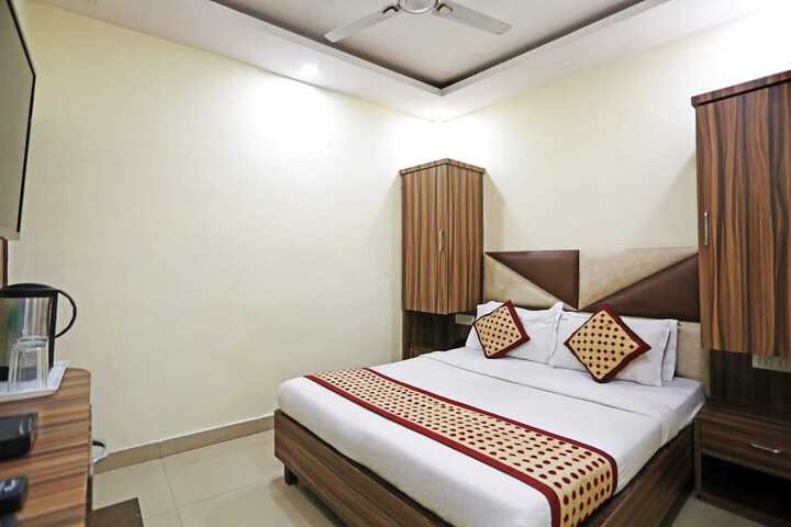 Room 15 of 46