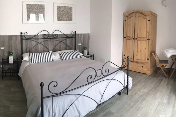 Room 11 of 61
