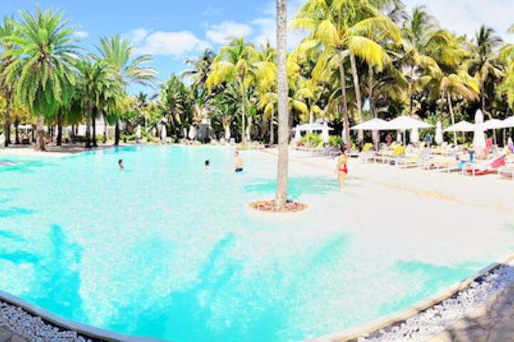 Pool 50 of 215