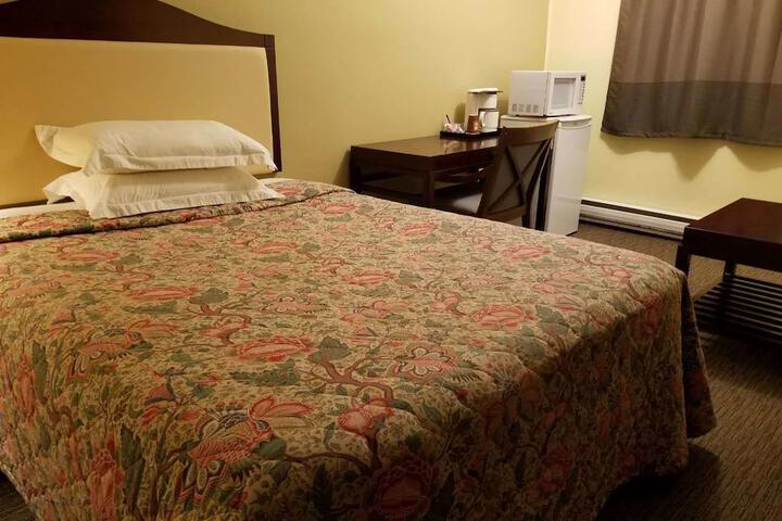 Room 6 of 25