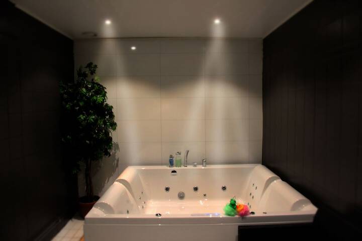 Hotel Pool