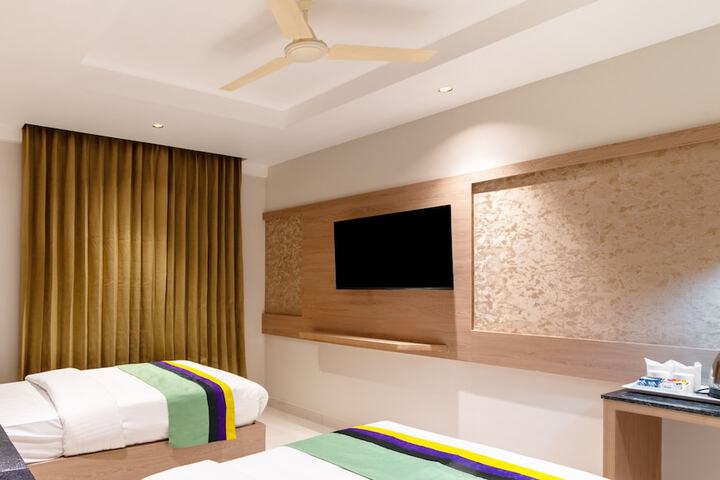 Room 18 of 34