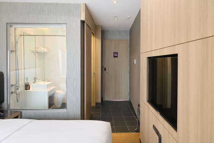 Room 60 of 104