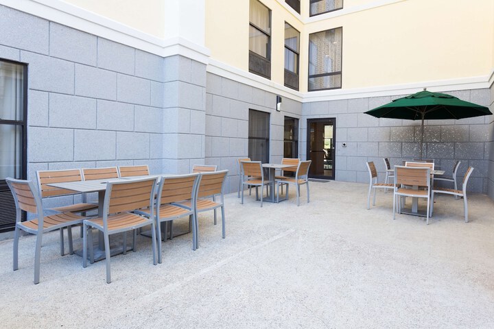 Terrace/Patio 35 of 37