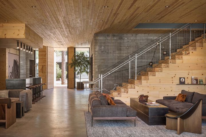 Hotel Interior 5 of 129