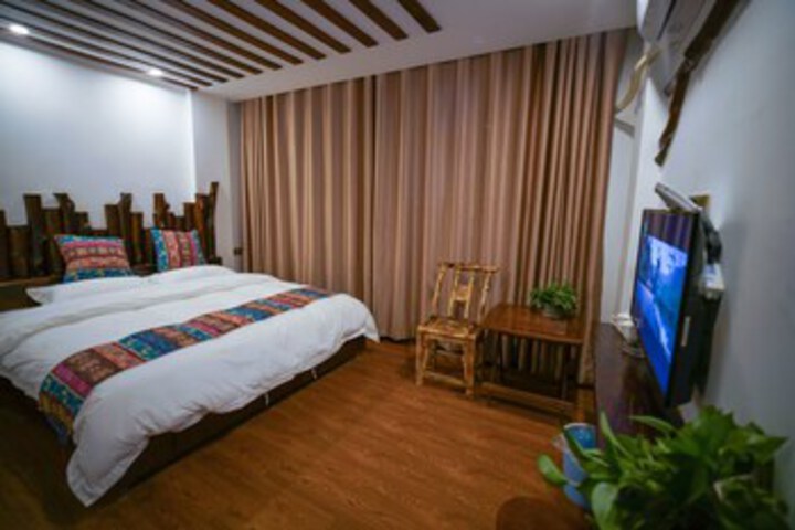 Room 3 of 44