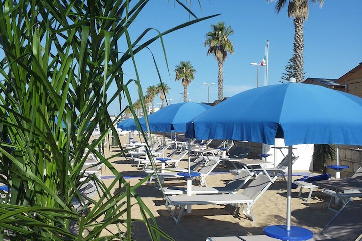Beach 111 of 128