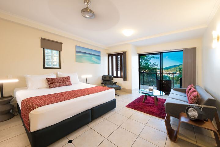 Room 9 of 27