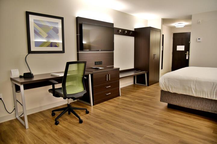 Standard Room, King or Two Doubles (1 of 2)