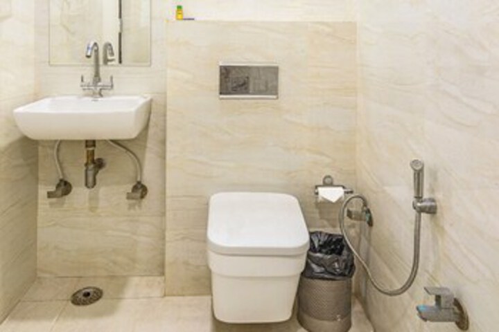 Room 2 of 20