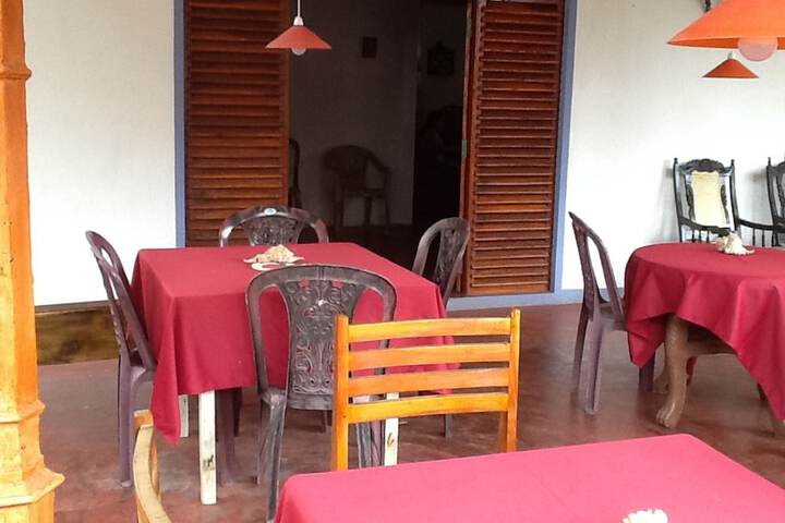 Dining 5 of 16