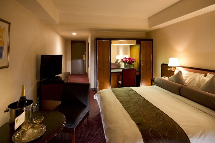 Room 3 of 88