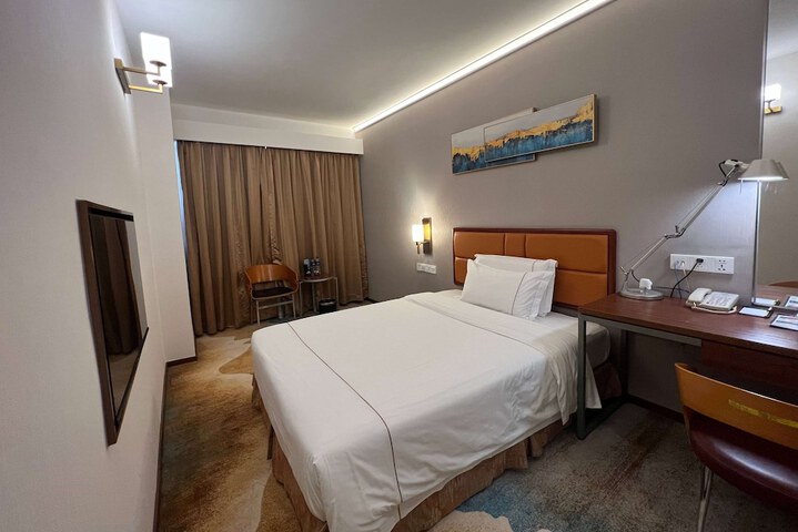 Room 25 of 70