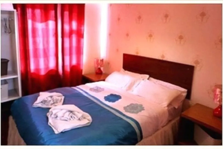 Room 5 of 14