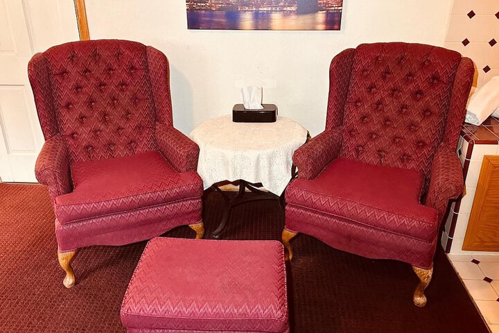 Classic King Bed (2 of 16)