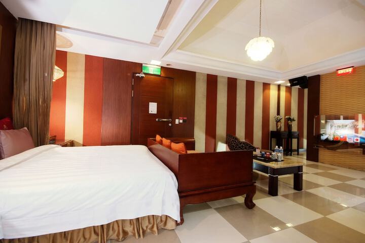 Room 18 of 61