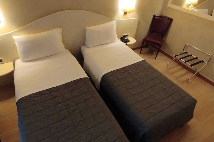 Room 40 of 66