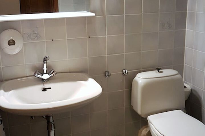 Room 15 of 24