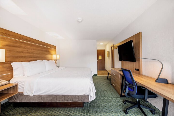 Room 53 of 125