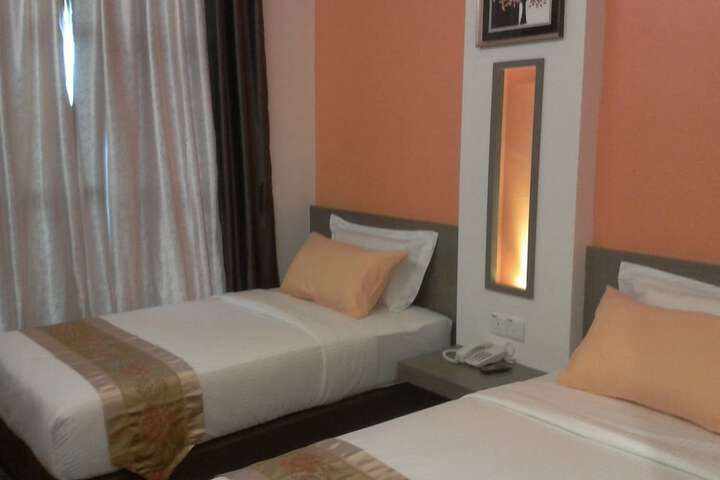 Room 7 of 34