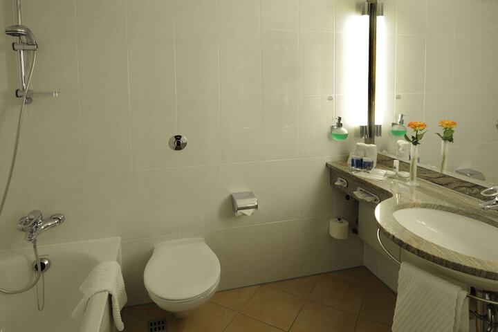Room 47 of 73