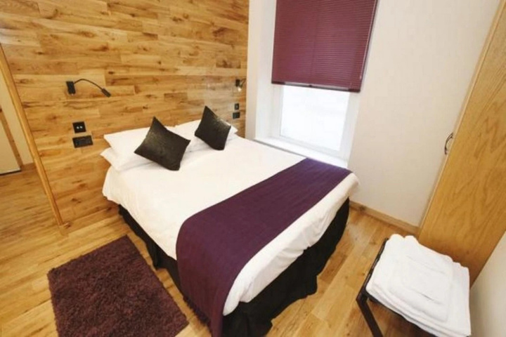 Room 2 of 11