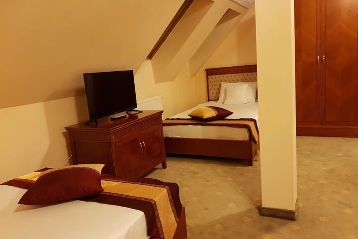Room 17 of 60