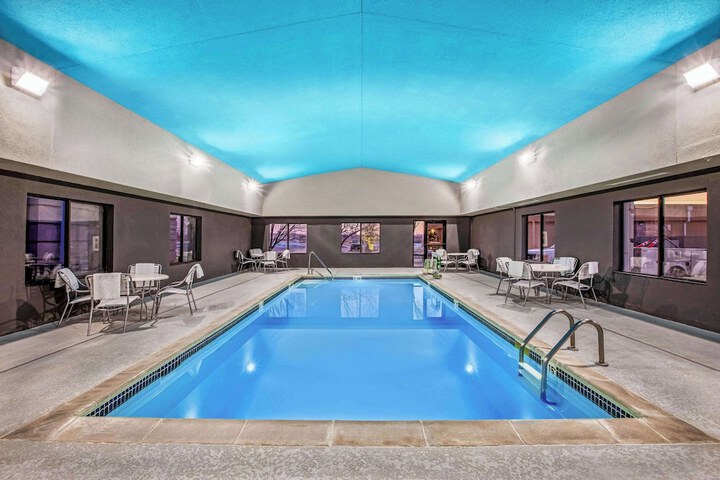 Pool 20 of 31