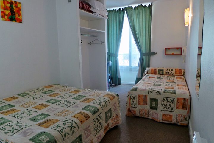 Room 6 of 35