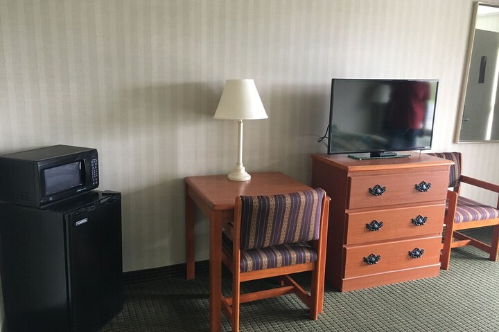 Room 7 of 32