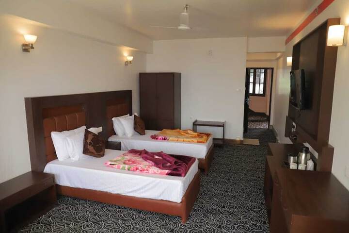Room 10 of 35