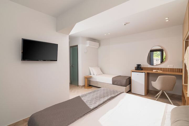 Room 44 of 132